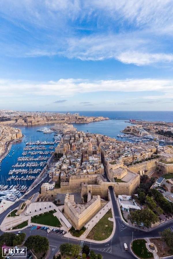 Dar Barbara - Duplex 1 Double Bed Maltese Style House Villa Cospicua Luaran gambar